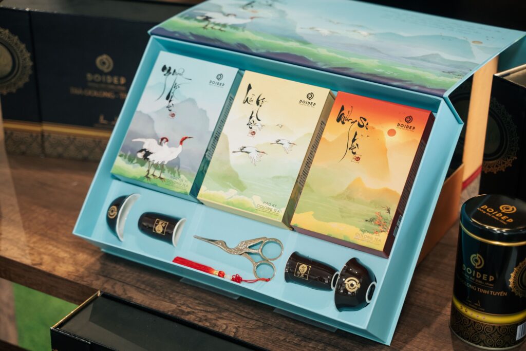 TRÀ OOLONG CAO CẤP ĐÔI DÉP – QUÀ TẶNG DOANH NGHIỆP TẾT 2025 Ý NGHĨA VÀ SANG TRỌNG