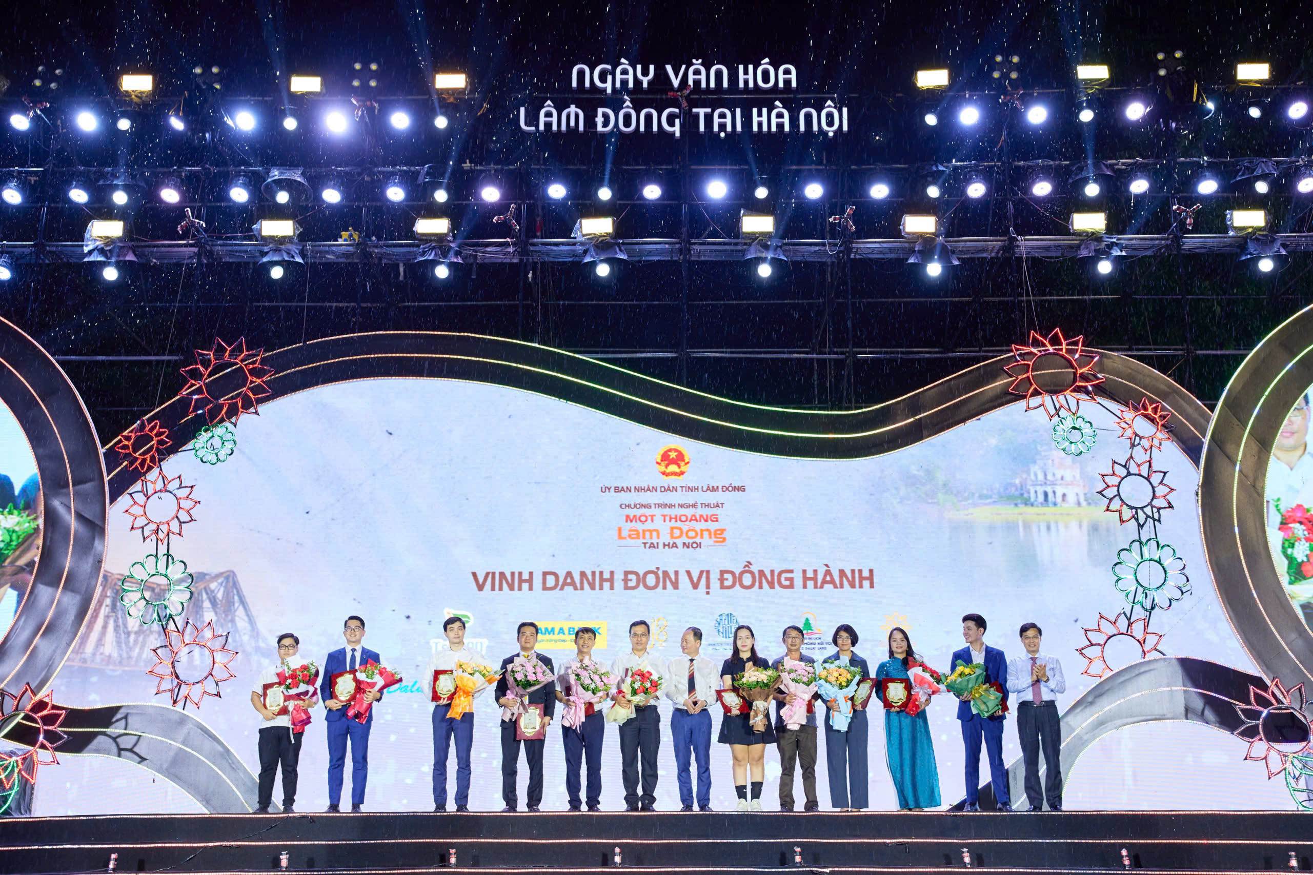 ĐÔI DÉP GÓP MẶT TẠI NGÀY HỘI VĂN HÓA LÂM ĐỒNG TẠI HÀ NỘI (16 – 18/5/2025)